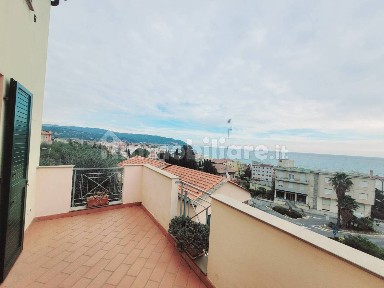 Bilocale via Aurelia, Centro, Diano Marina