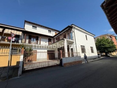 Terratetto plurifamiliare 300 m², buono stato, Acqui Terme