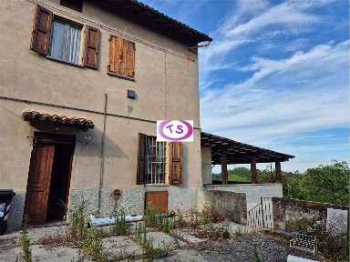 Terratetto unifamiliare via Sant'Antonio, 73, Centro, Camagna Monferrato