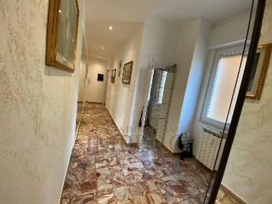 Trilocale via Milite Ignoto 1, Centro Città, Ventimiglia