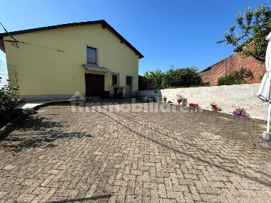 Terratetto unifamiliare via Roma, Centro, Castelletto Monferrato