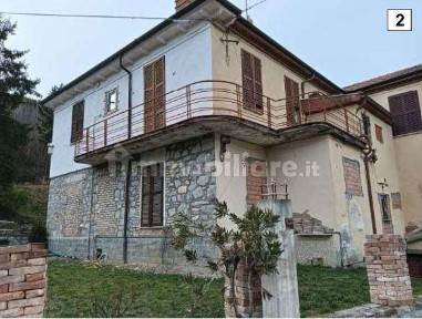Casa indipendente all'asta frazione Garadassi, 5-7, Fabbrica Curone