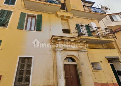 Imperia, Via Giacomo Agnesi, 98