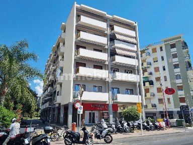 Trilocale via Stazione 39, Centro, Taggia