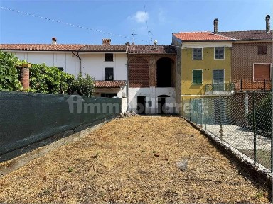 Terratetto unifamiliare 88 m², da ristrutturare, Castelferro, Predosa