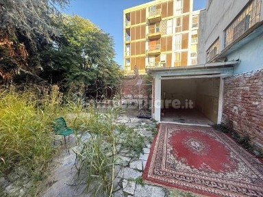 Terratetto unifamiliare 300 m², buono stato, Piazza Genova, Alessandria