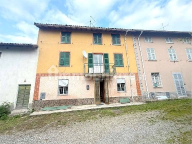 Terratetto unifamiliare 87 m², buono stato, Centro, Basaluzzo