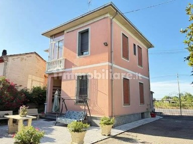 Terratetto unifamiliare 120 m², buono stato, Piazza della Libertà, Alessandria