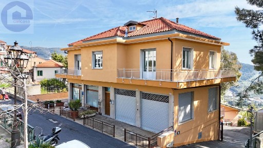 Trilocale via Baracca 6, Poggio, Sanremo