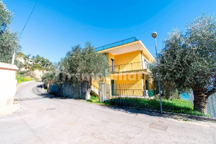 Quadrilocale via Terre Bianche 74, San Lorenzo al Mare