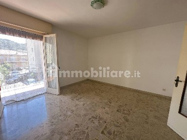 Trilocale via San Francesco 273, Centro, Taggia