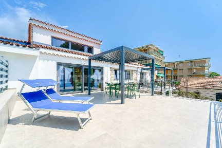 Quadrilocale via Aurelia Ponente 52, Santo Stefano al Mare