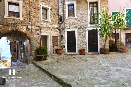 Trilocale piazza Castello 1, Perinaldo