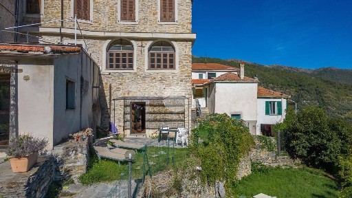 Prelà, Via Novelli, 3