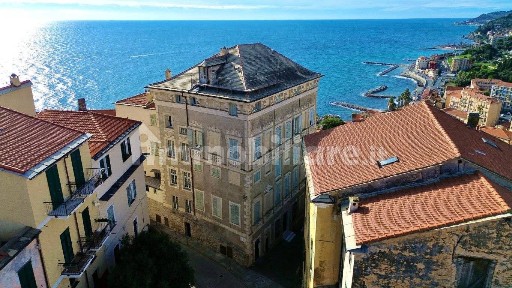 Imperia, Via Achille Vianelli, 33