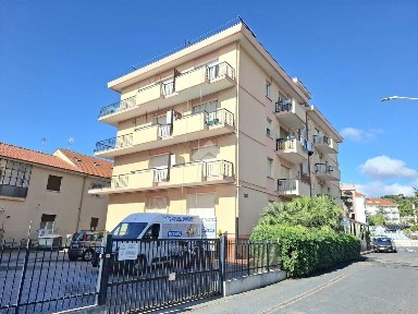 San Bartolomeo al Mare, Via Alessandro Manzoni, 4