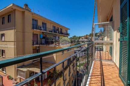 Trilocale via cascione 172, Porto Maurizio, Imperia