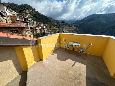 Bilocale via Sant'Anna 14, Centro, Apricale