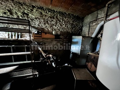 Prelà, Via Tavole, 1