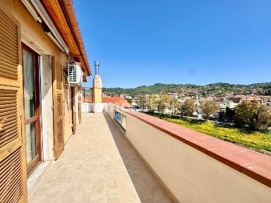 Quadrilocale via Argine Destro F. Scajola 75C, Porto Maurizio, Imperia