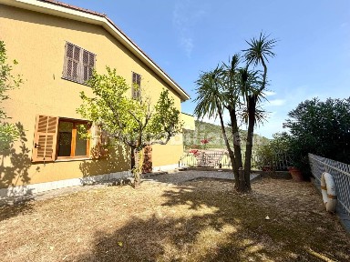Diano Arentino, Via Villa Costa