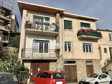 Bilocale Vico Valentino, Bestagno, Pontedassio