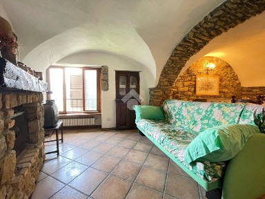 Perinaldo, Via Garibaldi, 4