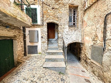 Vallecrosia, Via F.L. Aprosio, 7