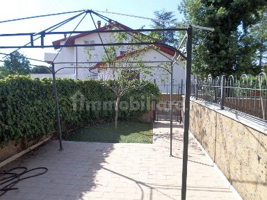 Villa a schiera via della Croce, Attigliano