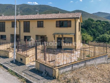 Villa a schiera via della Vite, Montecchio