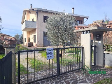 Villa a schiera via Carlo Alberto, Amelia