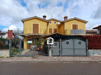 Villa a schiera via Salvador Allende, Attigliano