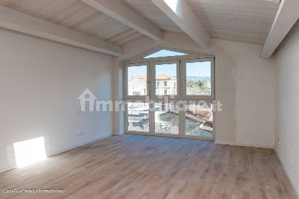 Villa a schiera via Roma, Attigliano
