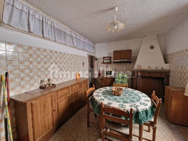 Lugnano in Teverina, Viale della Rimembranza, 18