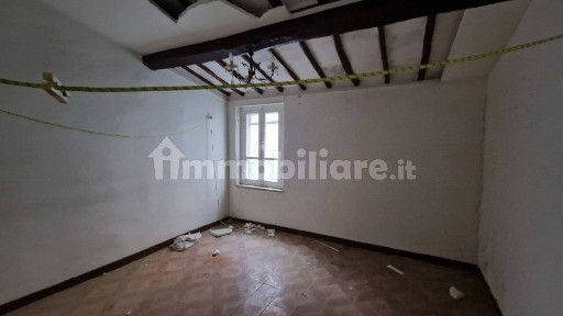 Lugnano in Teverina, Via Sasso Glorioso, 21