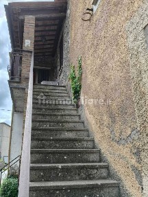 Villa a schiera macchie, Macchie, Amelia