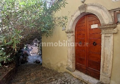 Villa a schiera via Cavour, Centro, Amelia