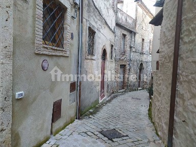 Lugnano in Teverina, Via Duca degli Abruzzi 71