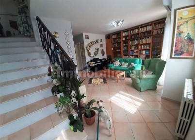 Villa a schiera 5 locali, buono stato, Orvieto Scalo, Orvieto