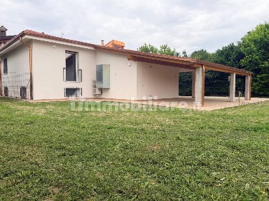 Villa bifamiliare, nuova, 240 m², Bolzano Vicentino