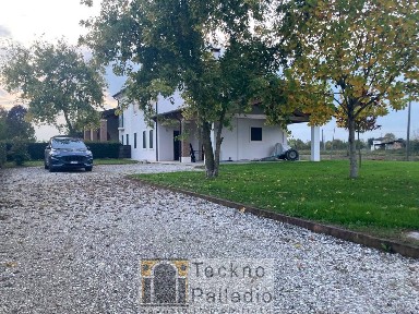 Villa bifamiliare, ottimo stato, 240 m², Frazioni di Camisano Vicentino, Camisano Vicentino