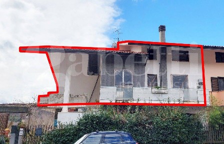 Villa bifamiliare via Newton, 8, Pesche