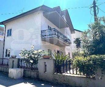 Villa unifamiliare via Alessandro Manzoni, 1, Centro, Venafro