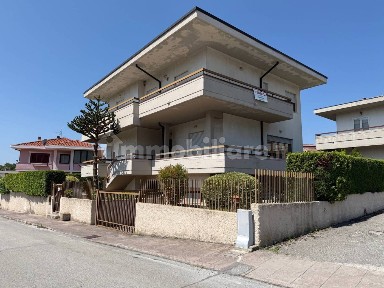 Villa unifamiliare viale Ippocrate 32, Centro, Pesche