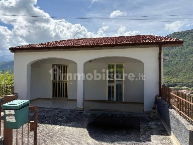 Villa bifamiliare via Coniglio, Indiprete, Castelpetroso