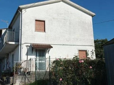 Villa unifamiliare via Costa Di Fabio, 3, Isernia
