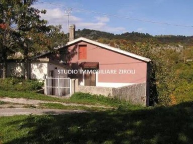 Villa unifamiliare 130 m², Montenero Val Cocchiara