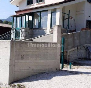 Villa unifamiliare, buono stato, 280 m², Vastogirardi