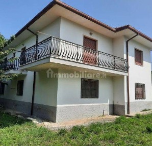 Villa unifamiliare via Paolo Vi 11, Taverna Ravindola, Montaquila