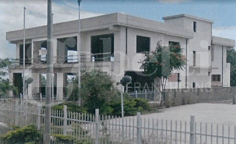Capannone in Vendita